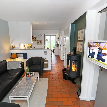 I Stueplan I Beliggende Ved Marinaen Og Med Udsigt Til Limfjorden Sj543 Apartment *